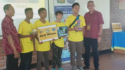 Tim Robotik Aletheia Meraih Gold dan Silver di Kompetisi Regional Greenmech dan R4M SURABAYA | SKA Ampenan