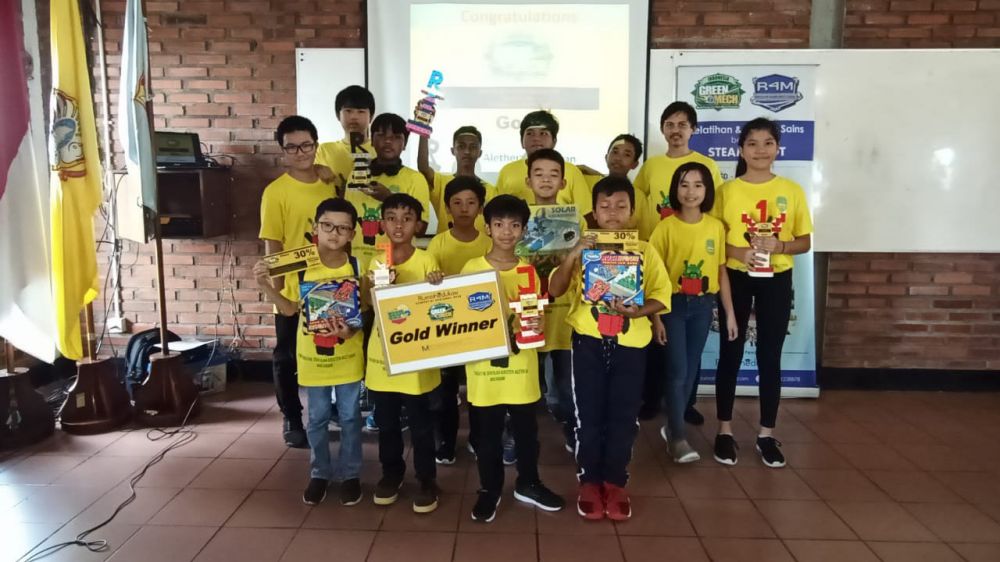 Woooow !!!!! Tim Robotik Aletheia Meraih Gold dan Silver di Kompetisi Regional Greenmech dan R4M SURABAYA