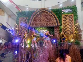 Tampilan Dance di Lombok Epicentrum Mall